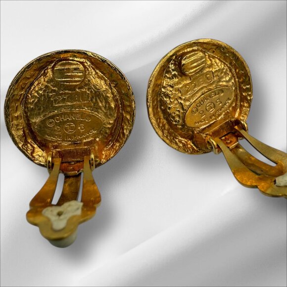 Chanel Gold GP/ Pearl Clip-On Earrings - Picture 3 of 6